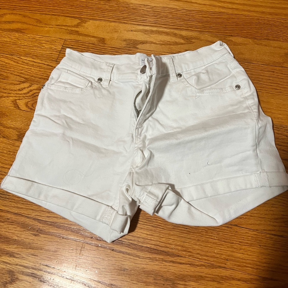 Women’s White SoHo shorts size 2